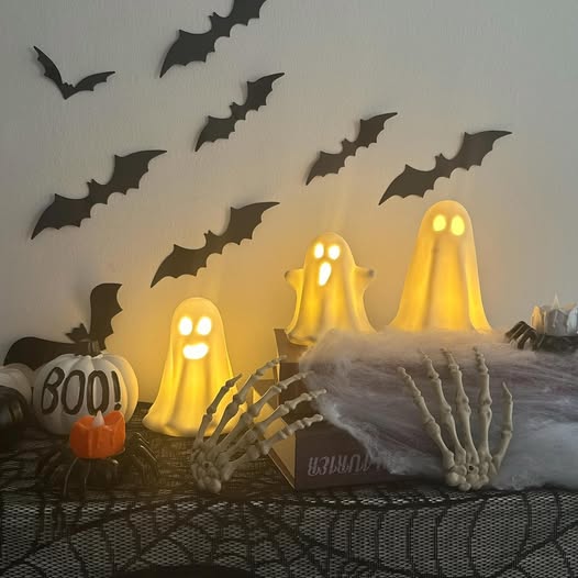 These LED Halloween Ghost Decorations drops 50%off