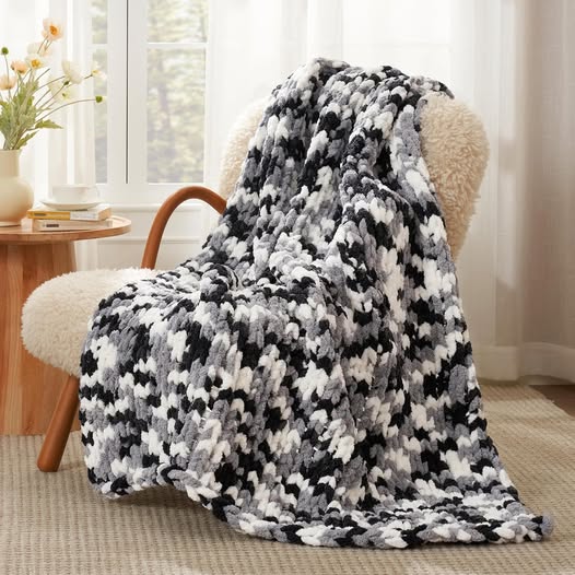 ONLY $25!!!!! This Chunky Throw Blanket drops 50%off