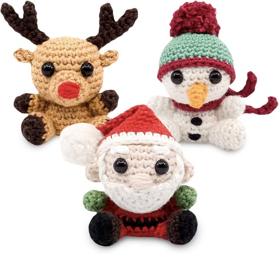 This 3 pack of Christmas crochet kit