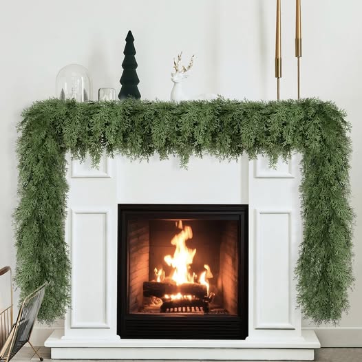 This cedar garland looks so full & realistic 40% off