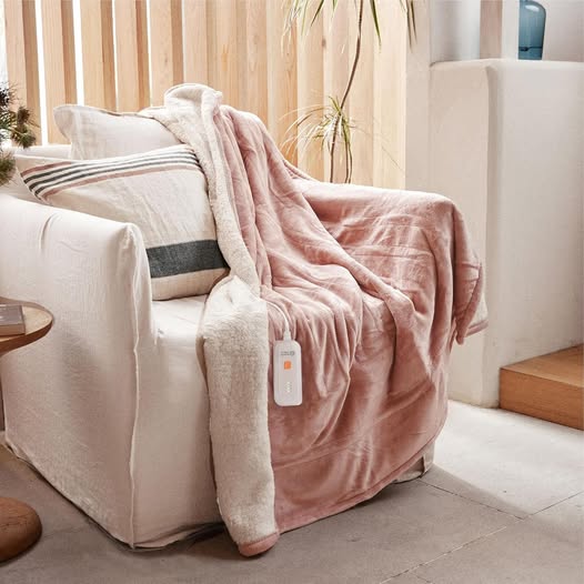 A heated blanket for $15!!!!!!!!