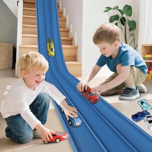 This looks AWESOME!!! 3-Lane Flexible Race Track