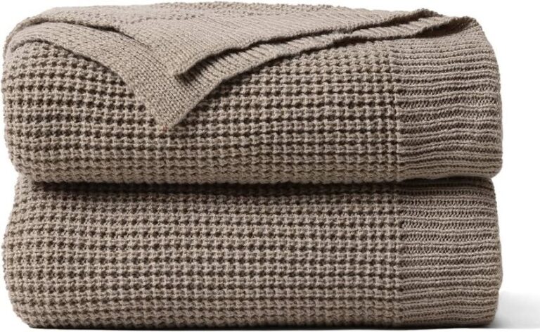 Price drop! This Waffle Knit Throw Blanket is only $23.99 at the time of this post!!