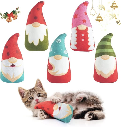 These Christmas catnip toys are 30% off
