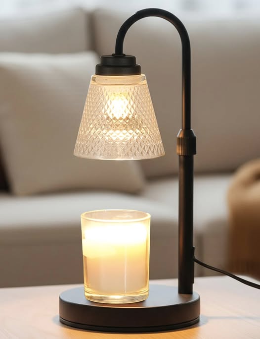 AWESOME PRICE!! This candle warmer lamp is 40% off