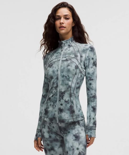 Runnnnn these Lululemon Define jackets are on sale for 20%-30% off!